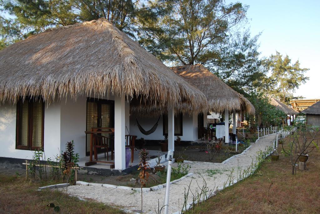 Star Bar And Bungalows 길리 아이르 객실 사진