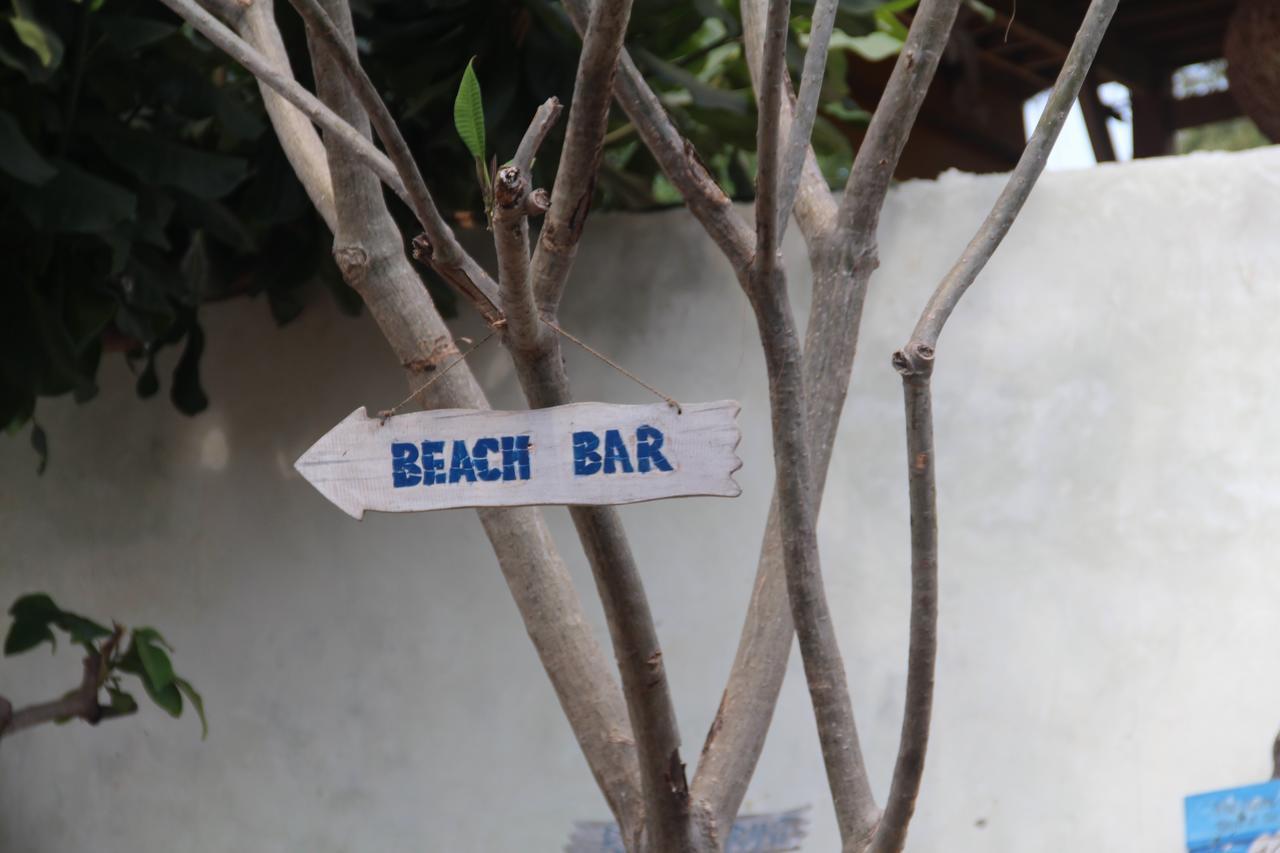 Star Bar And Bungalows 길리 아이르 외부 사진